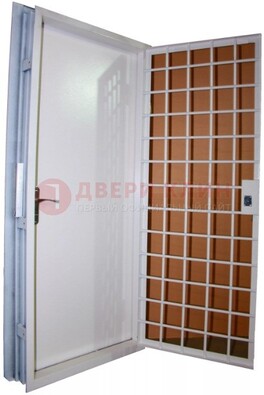 Белая стальная бронированная дверь с нитроэмалью ДБ-7 Кириши