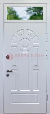 Белая входная дверь со стеклом и верхней фрамугой ДФГ-3 Кириши
