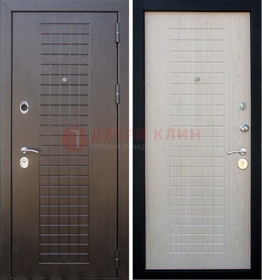 Темная железная дверь с МДФ ДМ-149 для деревянного дома Кириши