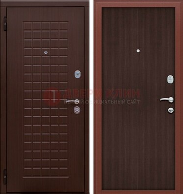 Коричневая металлическая дверь с МДФ ДМ-78 в квартиру Кириши