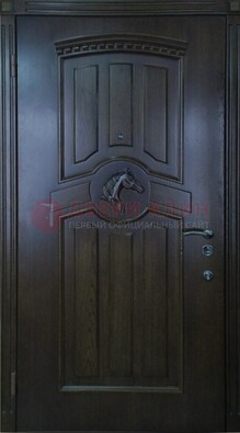 Темная металлическая дверь с массивом дуба с рисунком ДМД-25 Кириши