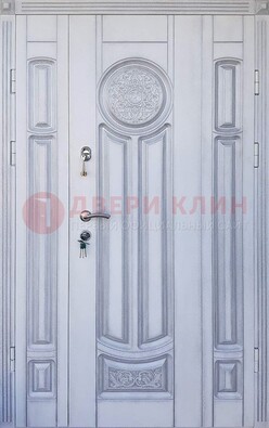 Белая двухстворчатая дверь с массивом дуба ДМД-72 Кириши