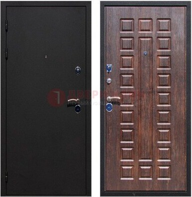 Черная металлическая дверь с порошковым напылением МДФ внутри ДП-110 Кириши