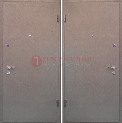 Серая железная дверь с порошковым окрасом ДП-166 Кириши
