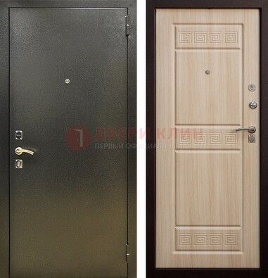 Железная темно-серая дверь с порошковым напылением и МДФ с резьбой ДП-276 Кириши