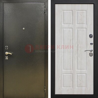 Входная темно-серая дверь с порошковым напылением и МДФ с филенкой ДП-302 Кириши