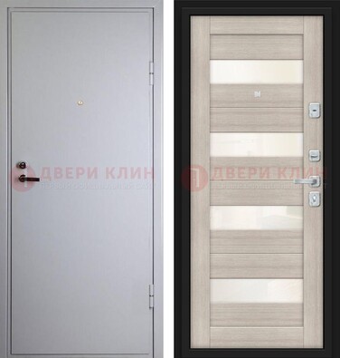 Белая железная дверь с порошковым напылением и стеклом ДП-308 Кириши