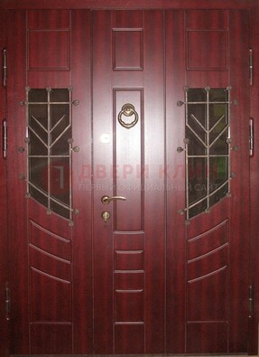 Парадная дверь со вставками из стекла и ковки ДПР-34 в загородный дом Кириши