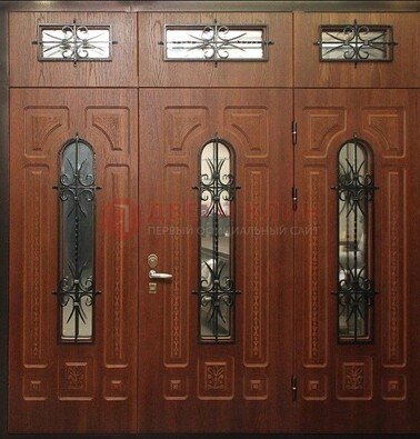 Парадная дверь с металлическими вставками и ковкой ДПР-72 в дом в Балашихе
