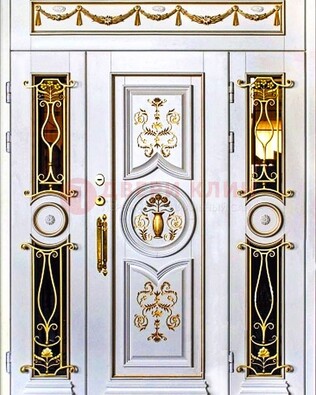 Белая стальная парадная дверь с золотыми элементами ДПР-80 Кириши