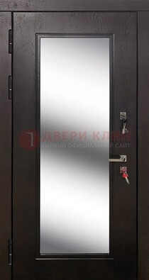 Коричневая железная дверь со стеклом для дома ДС-23 Кириши