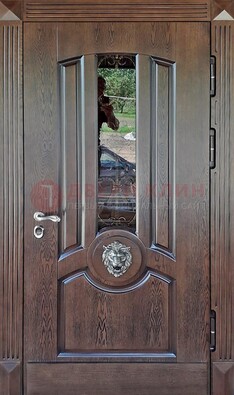Коричневая уличная дверь со стеклом и ковкой ДСК-107 Кириши