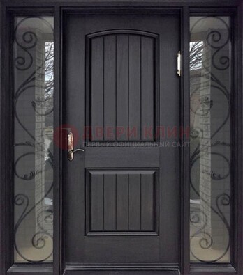 Черная уличная дверь со стеклом и ковкой фрамугами ДСК-140 Кириши