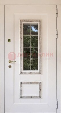 Светлая уличная дверь со стеклопакетом и ковкой ДСК-180 Кириши