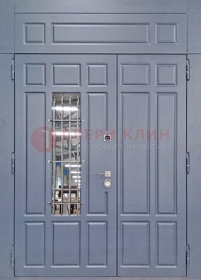 Серая двухстворчатая дверь Винорит со стеклом и ковкой ДСК-234 RAL 7024 Кириши