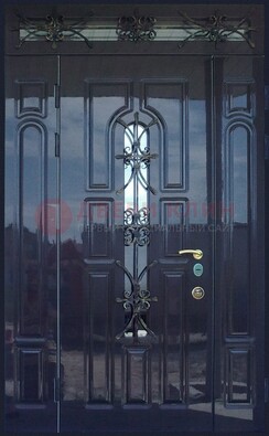 Глянцевая полуторная дверь Винорит стекло и ковка ДСК-275 Кириши