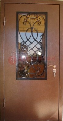 Металлическая дверь со стеклом и ковкой ДСК-51 на дачу Кириши