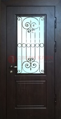 Железная дверь со стеклом и ковкой ДСК-65 для общественных зданий 