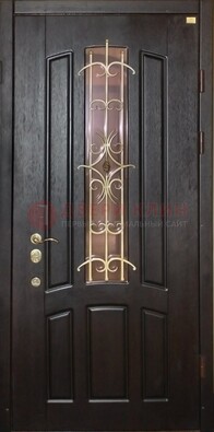 Металлическая дверь со стеклом и ковкой ДСК-79 для загородного дома Кириши