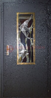 Металлическая дверь со стеклом и ковкой ДСК-82 для крыльца Кириши