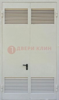 Белая металлическая техническая дверь с вентиляционной решеткой ДТ-6 Кириши