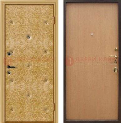 Светлая металлическая дверь с винилискожей ДВ-34 Кириши