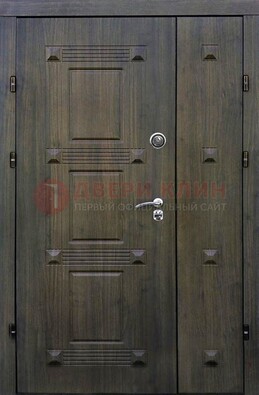 Железная филенчатая дверь с виноритом и МДФ Миланский орех ДВТ-143 Кириши