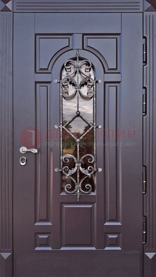 Темная уличная дверь с виноритом и стеклом с ковкой ДВТ-164 Кириши