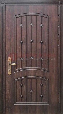 Коричневая уличная дверь с виноритом для дома ДВТ-235 Кириши