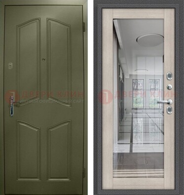 Зеленая стальная дверь с МДФ панелями и зеркалом ДЗ-137 Кириши