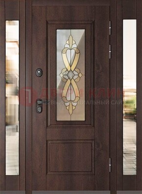 Коричневая железная дверь с МДФ и витражом ВЖ-31 Кириши