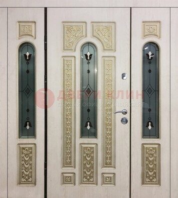 Светлая железная дверь с МДФ и витражом ВЖ-34 Кириши